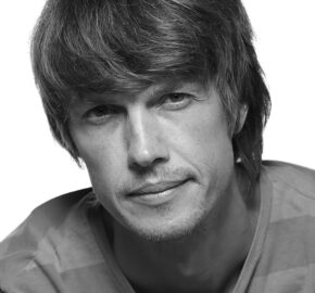 Alexander R - voice artist